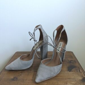 Size 7, Steve Madden grey suede pumps